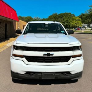 Alternative view of 2018 Chevrolet Silverado 1500 Custom