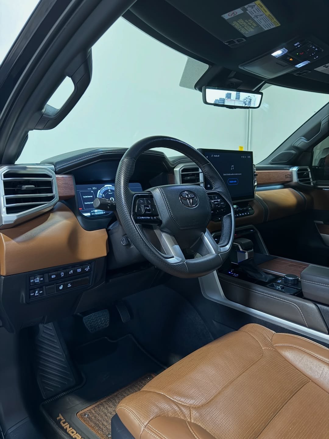 2025 Toyota Tundra 1794 Edition - Image 20