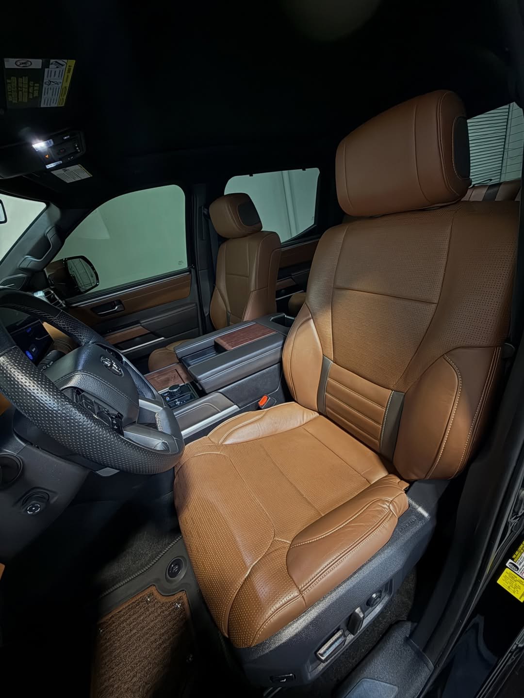 2025 Toyota Tundra 1794 Edition - Image 17