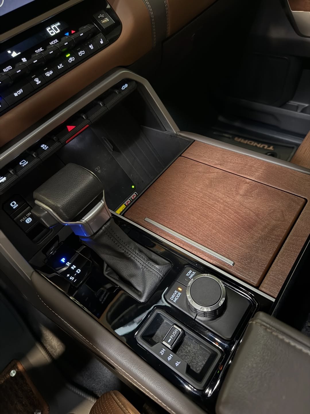 2025 Toyota Tundra 1794 Edition - Image 19