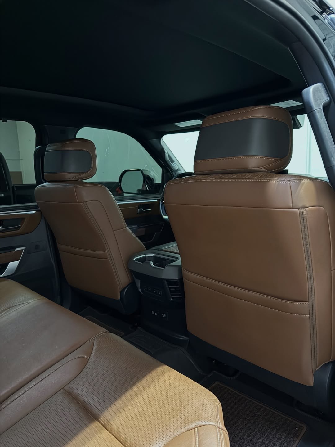 2025 Toyota Tundra 1794 Edition - Image 8