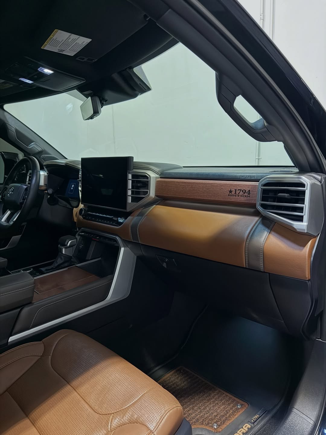 2025 Toyota Tundra 1794 Edition - Image 6