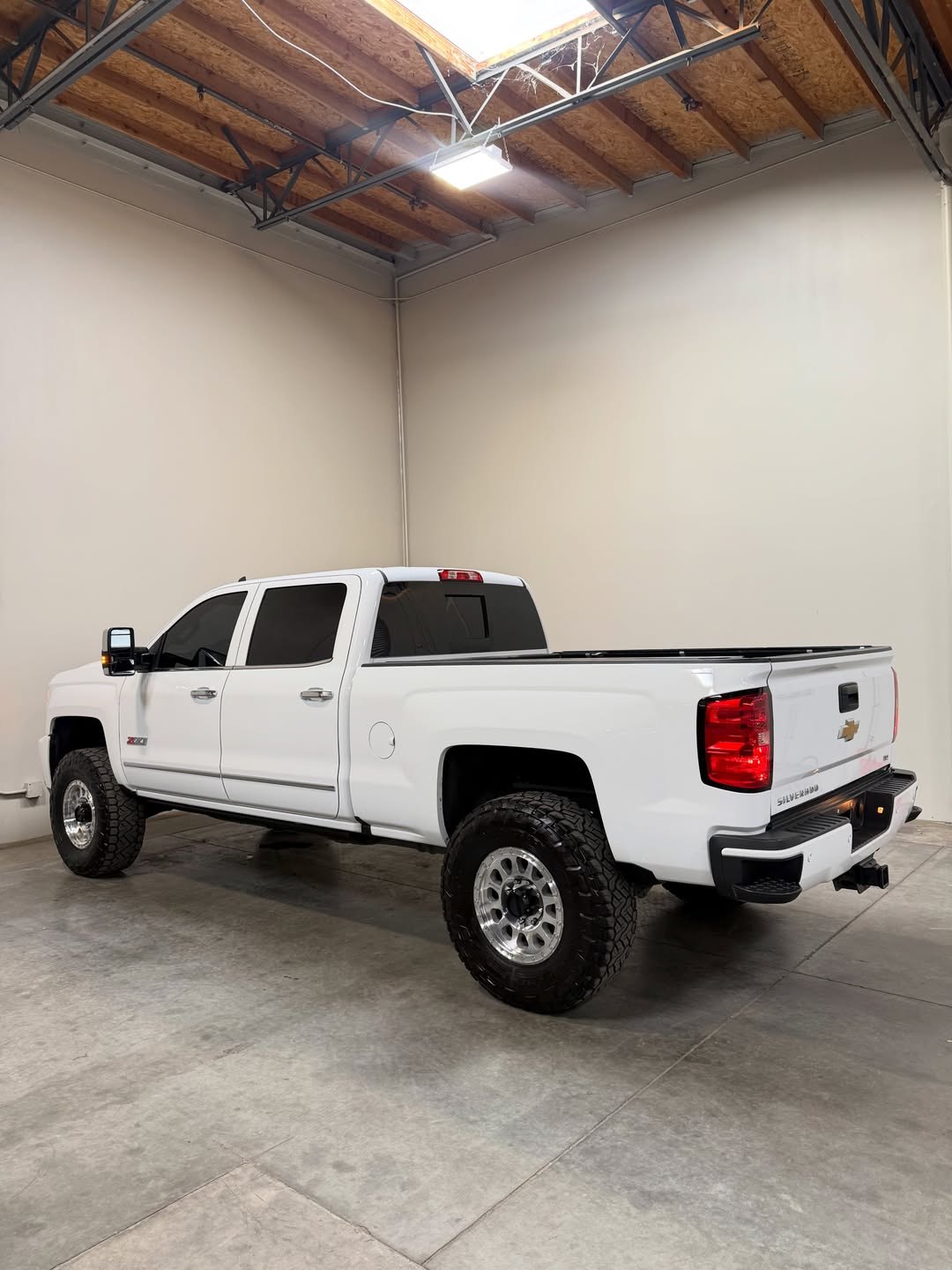 2018 Chevrolet 2500 LTZ - Image 5