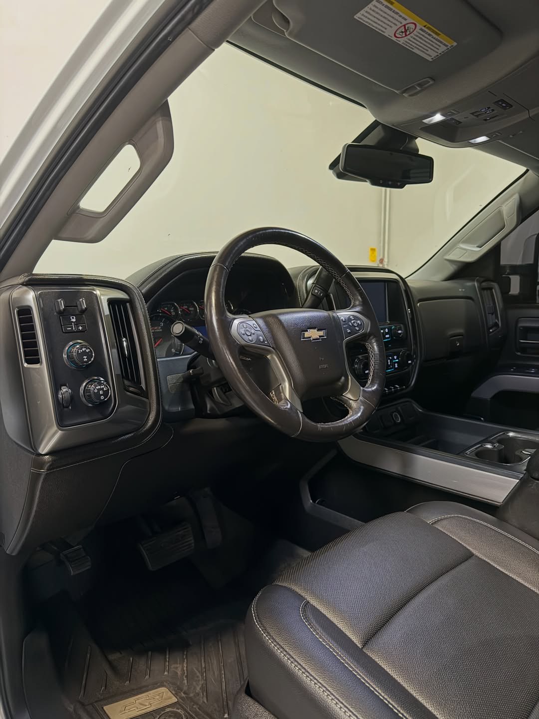 2018 Chevrolet 2500 LTZ - Image 9