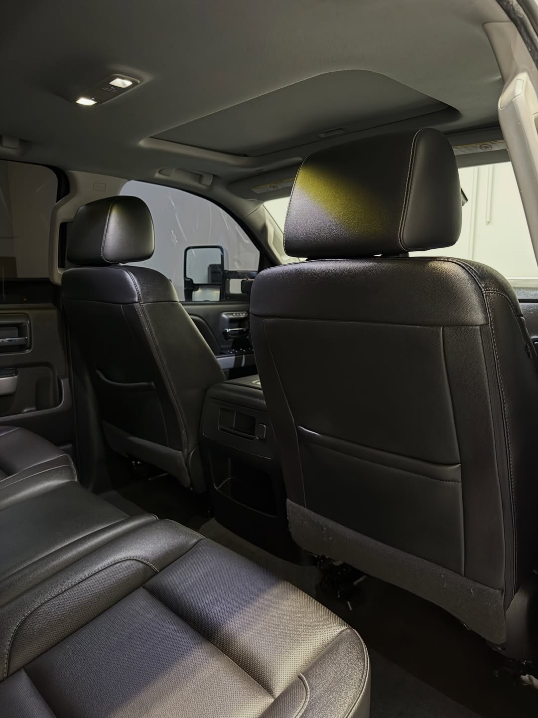 2018 Chevrolet 2500 LTZ - Image 15