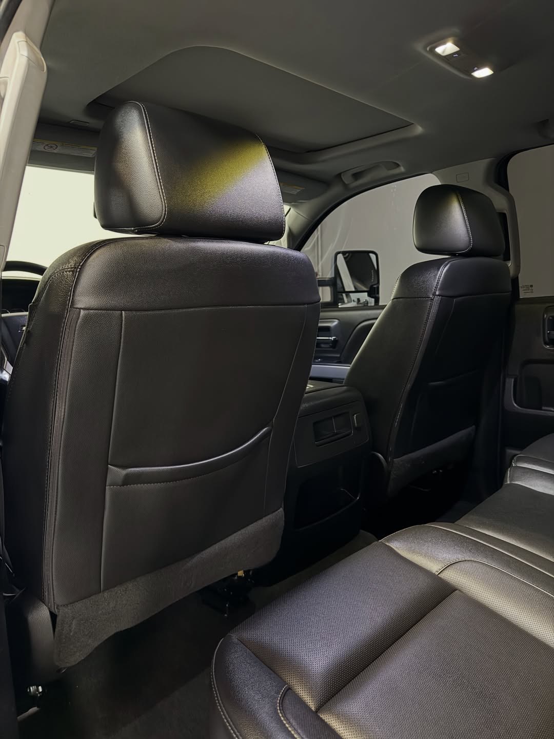 2018 Chevrolet 2500 LTZ - Image 14