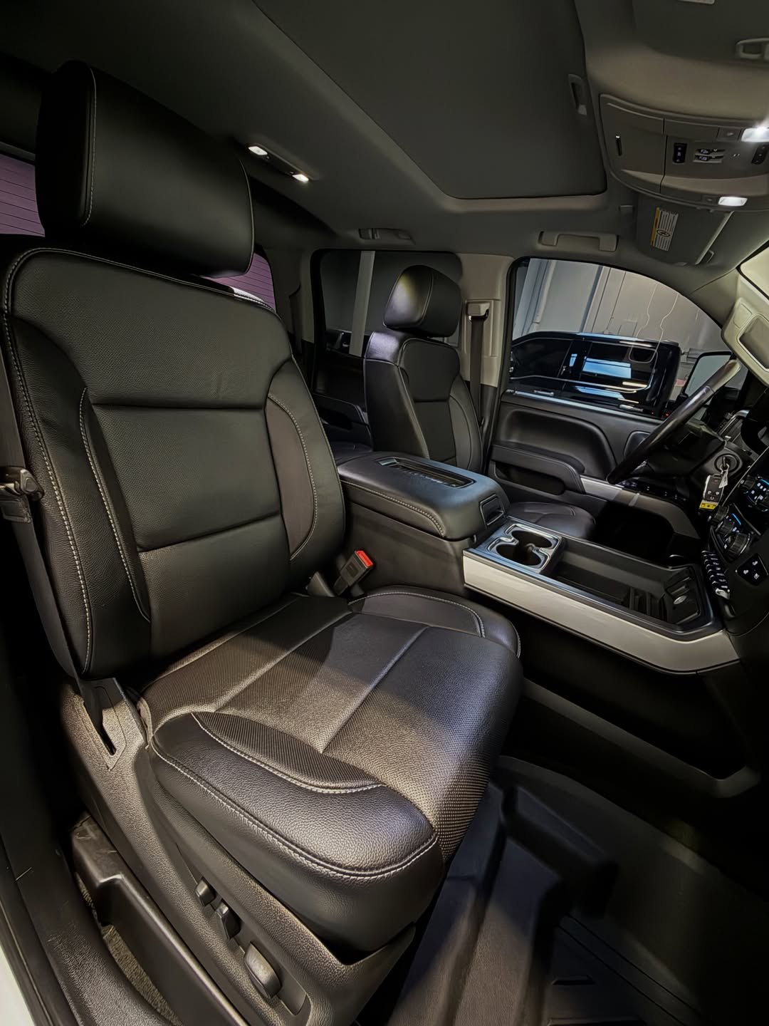 2018 Chevrolet 2500 LTZ - Image 13