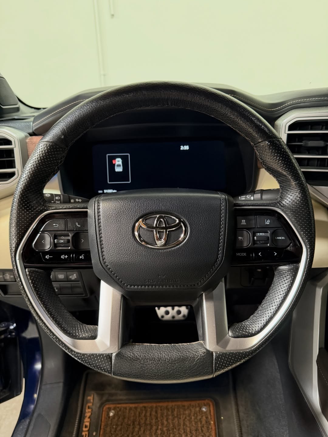 2023 Toyota Tundra 1794 Edition - Image 19