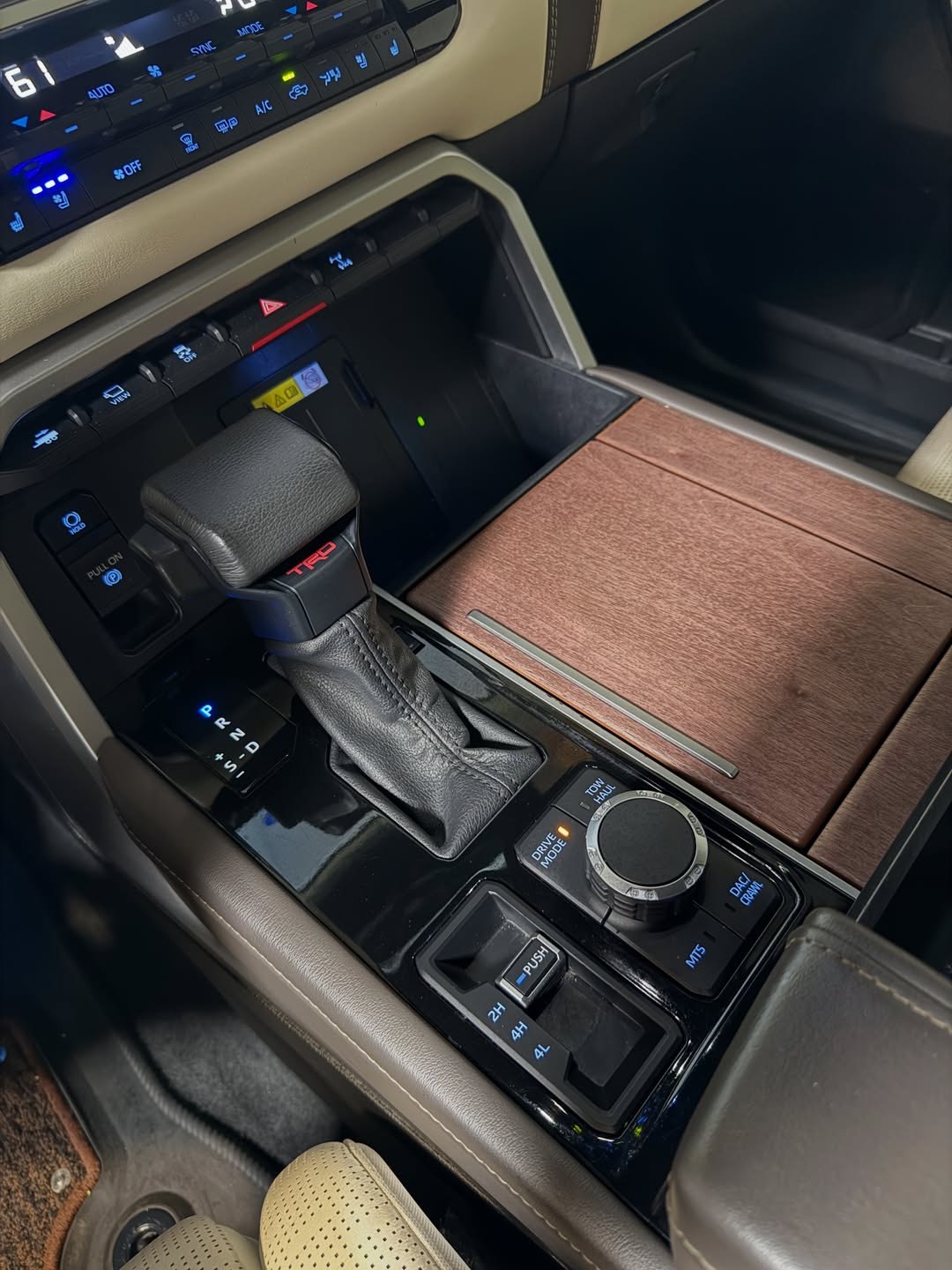 2023 Toyota Tundra 1794 Edition - Image 16