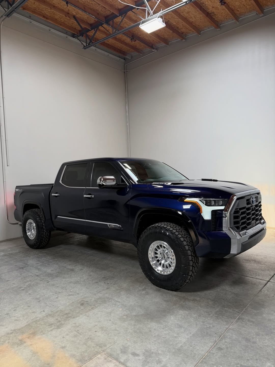 2023 Toyota Tundra 1794 Edition - Image 5