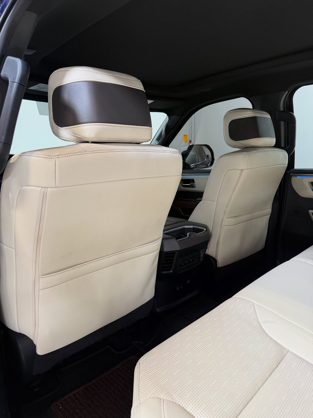 2023 Toyota Tundra 1794 Edition - Image 13