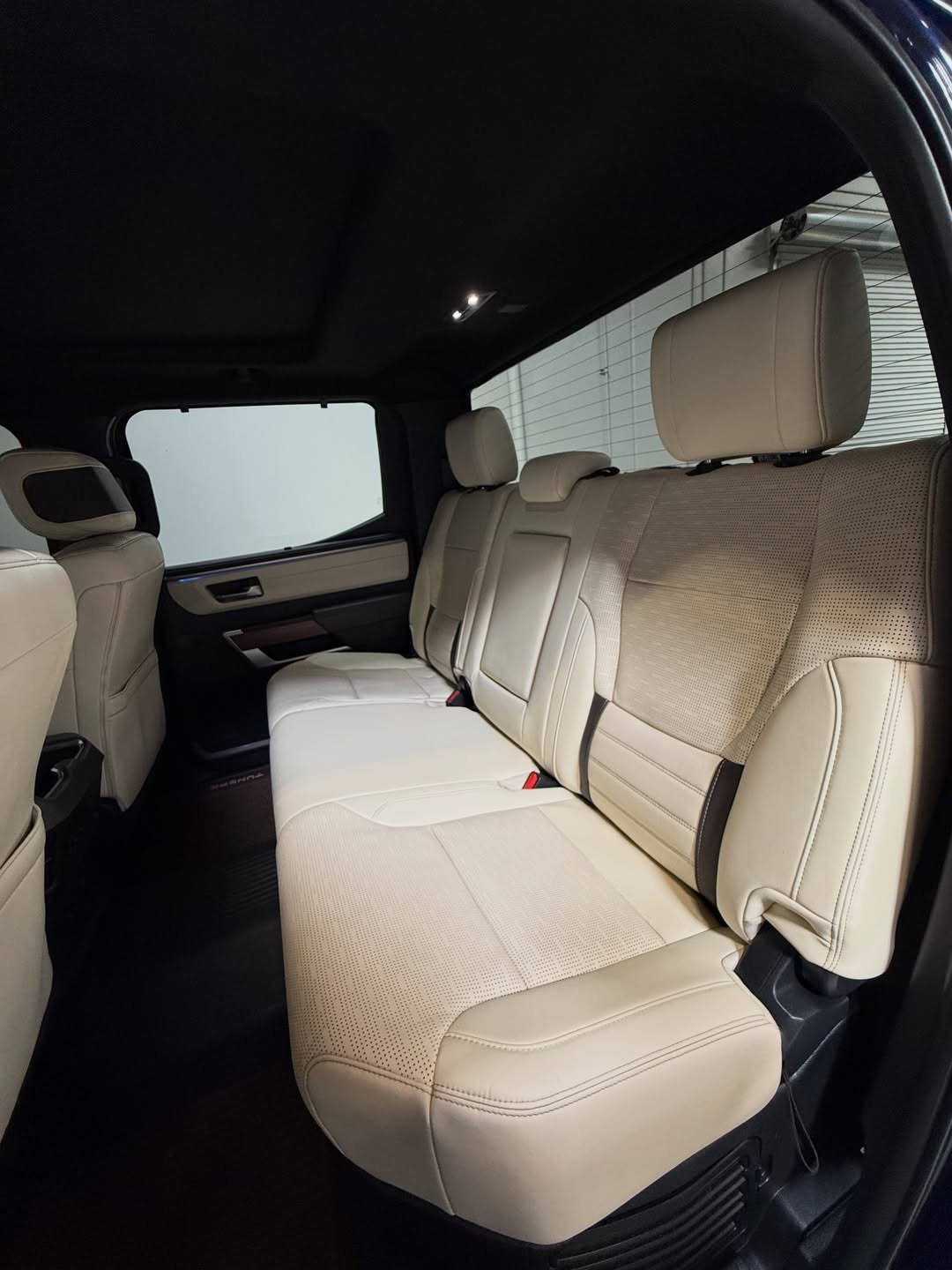 2023 Toyota Tundra 1794 Edition - Image 12
