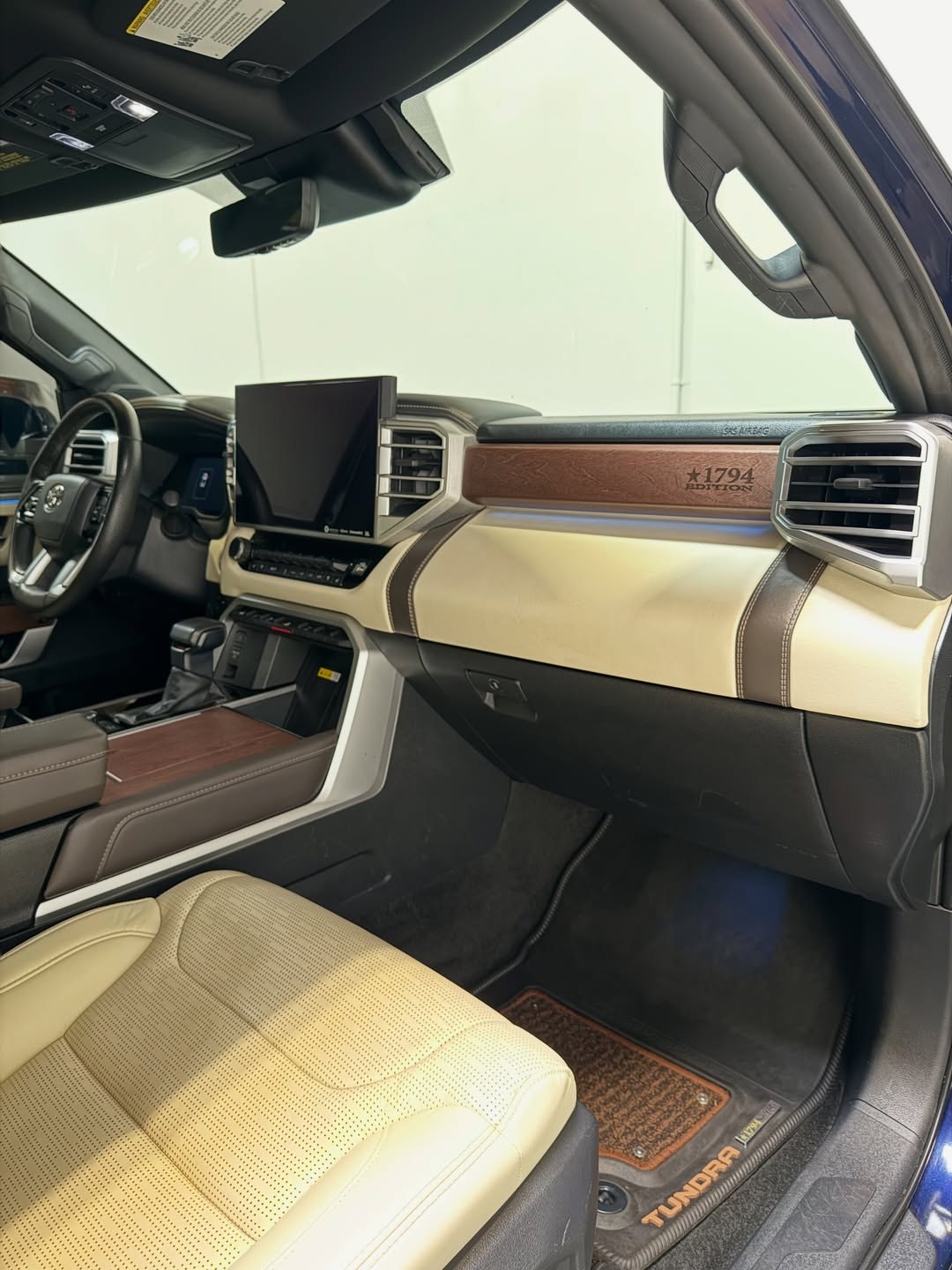 2023 Toyota Tundra 1794 Edition - Image 8