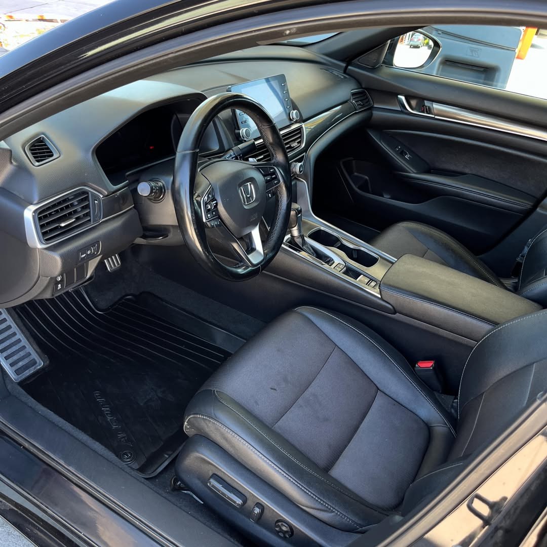 2019 Honda accord sport 4cyl turbo - Image 15