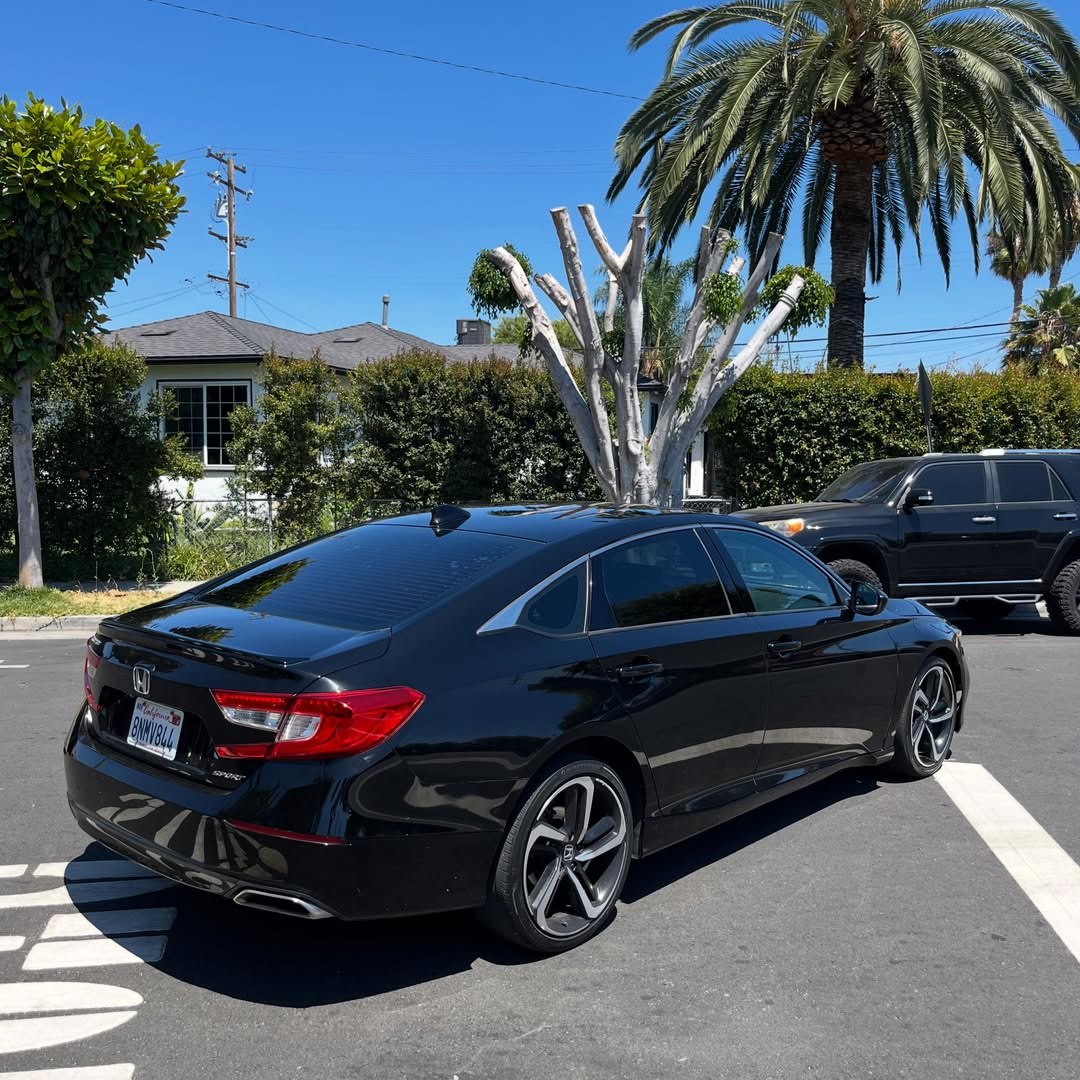 2019 Honda accord sport 4cyl turbo - Image 12