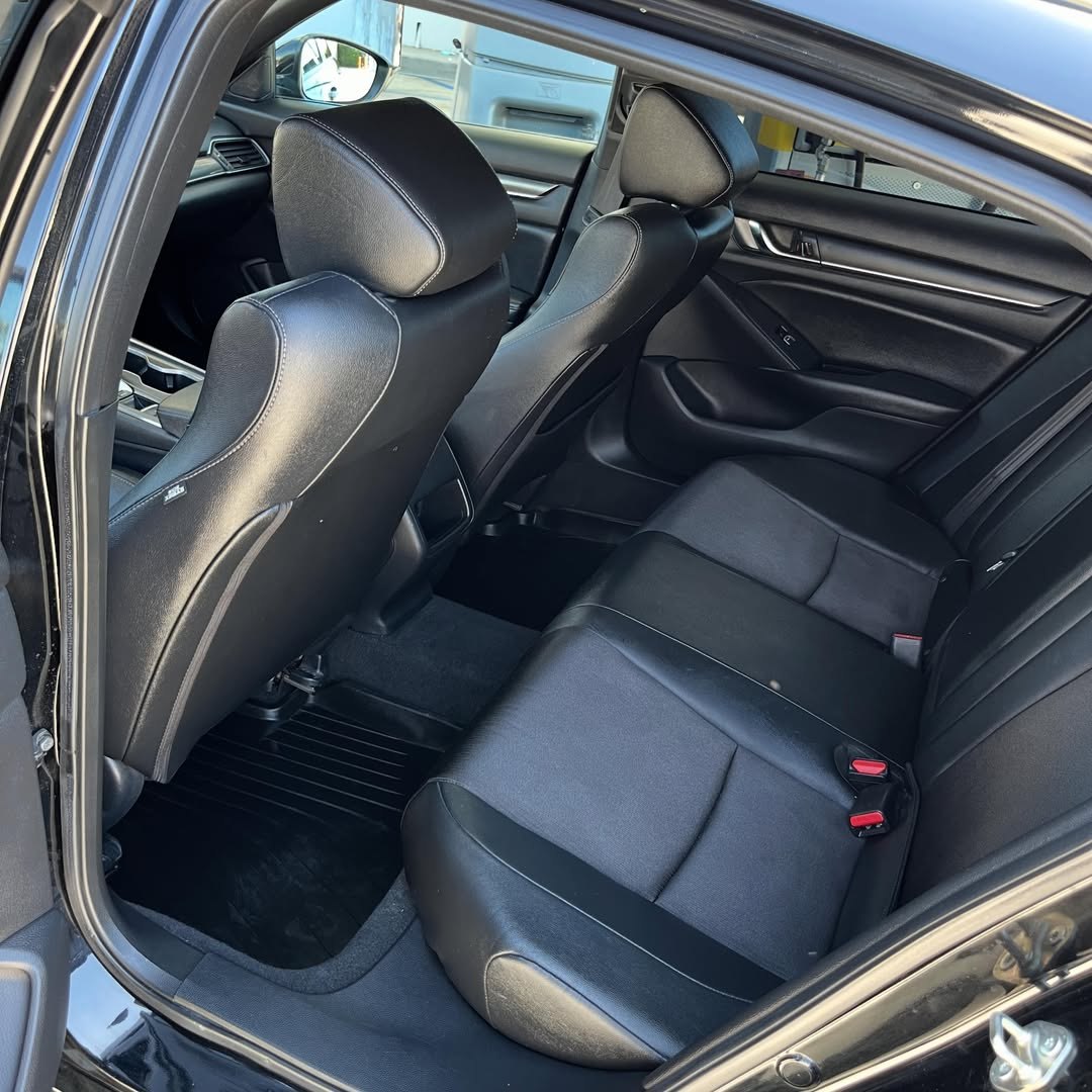 2019 Honda accord sport 4cyl turbo - Image 9