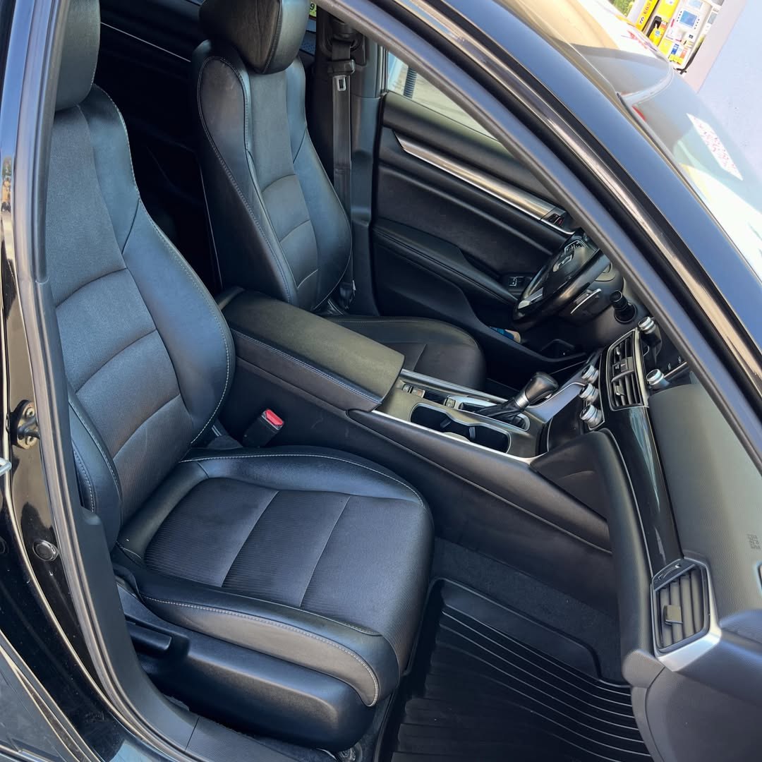 2019 Honda accord sport 4cyl turbo - Image 17