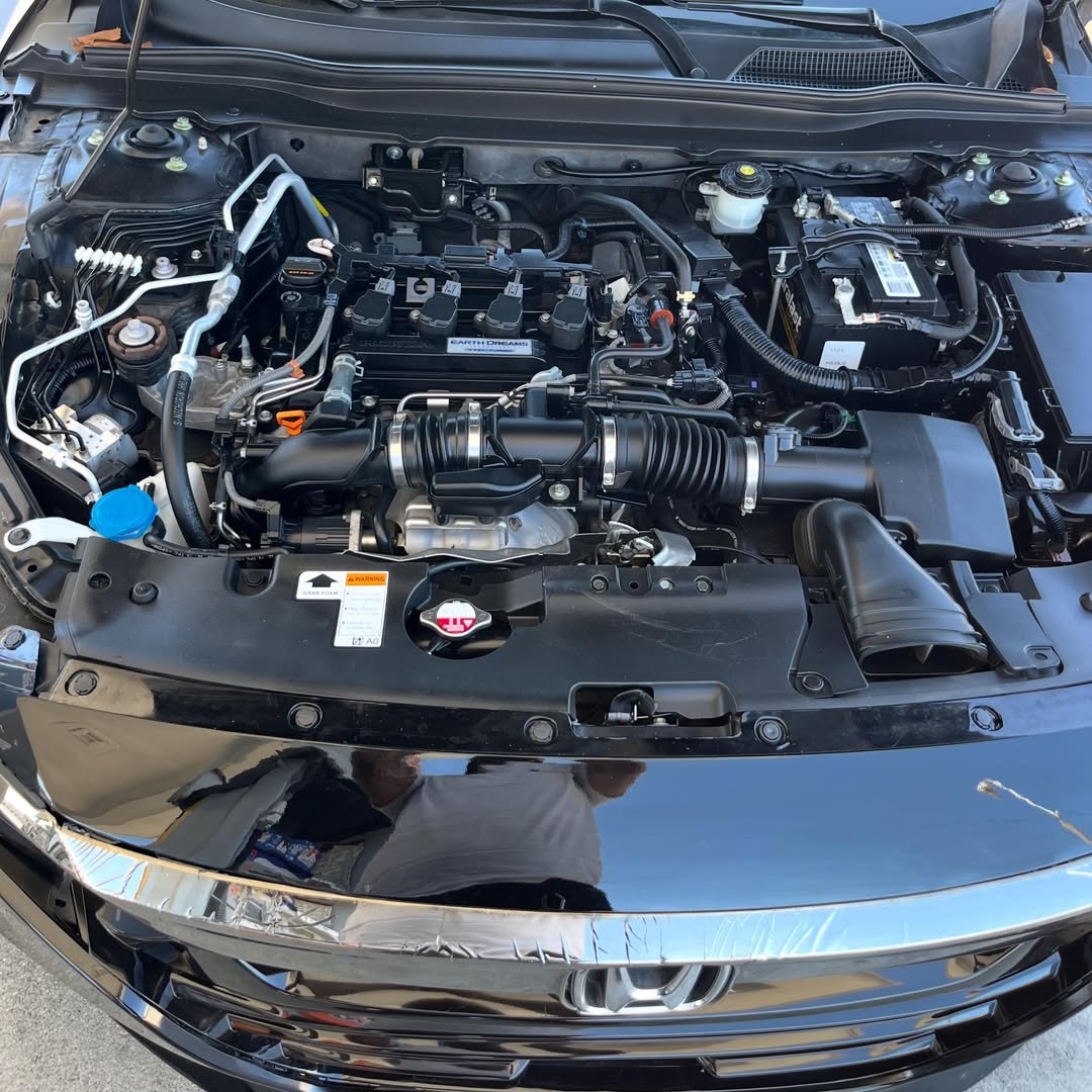 2019 Honda accord sport 4cyl turbo - Image 10