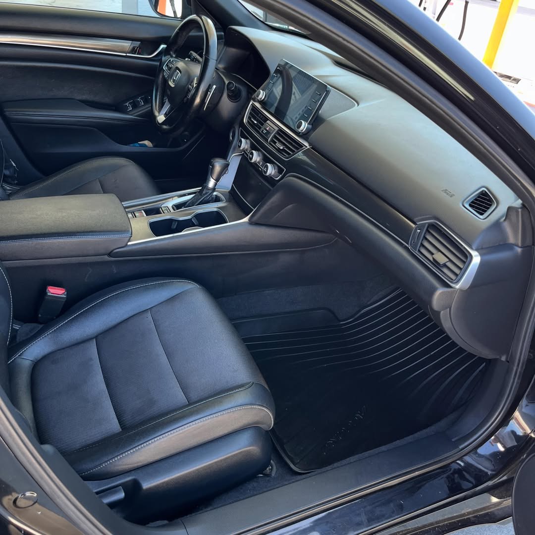 2019 Honda accord sport 4cyl turbo - Image 20