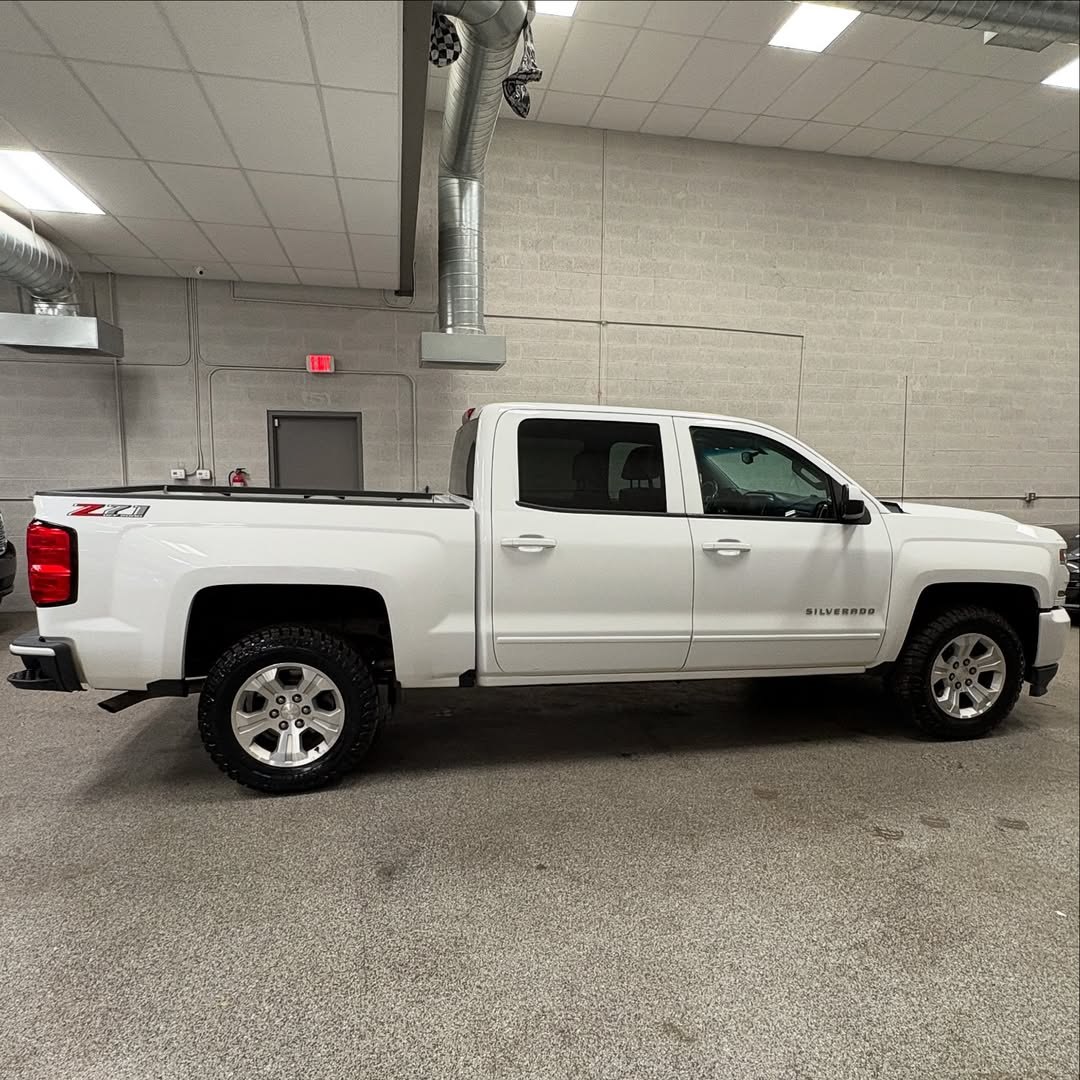 2018 Chevrolet Silverado Z71 - Image 5