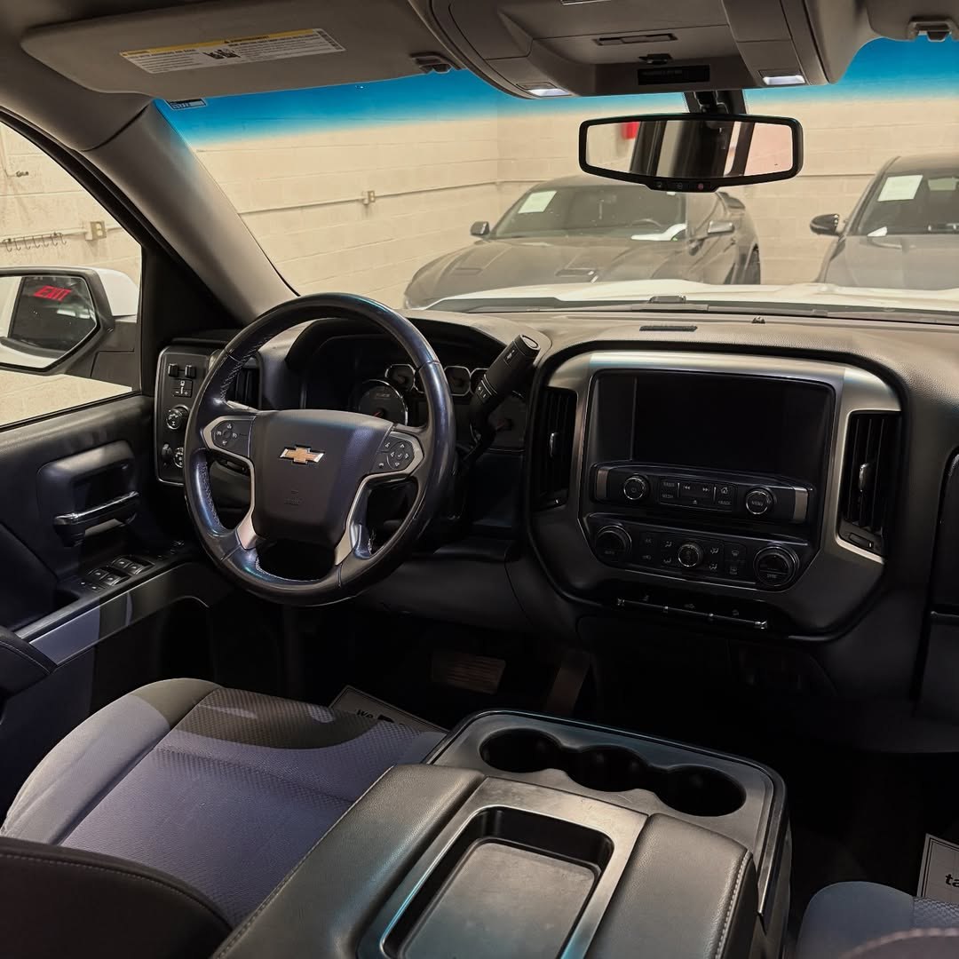 2018 Chevrolet Silverado Z71 - Image 13