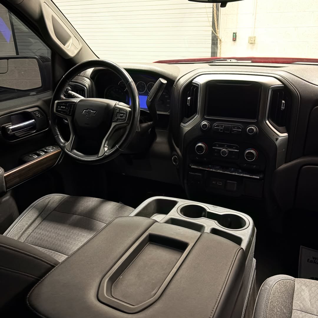 2019 Chevrolet Silverado 1500 RST - Image 12
