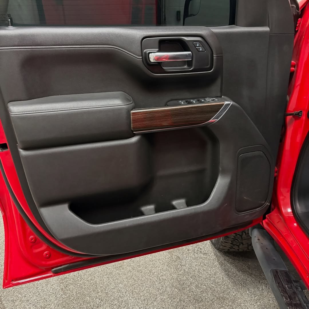 2019 Chevrolet Silverado 1500 RST - Image 13