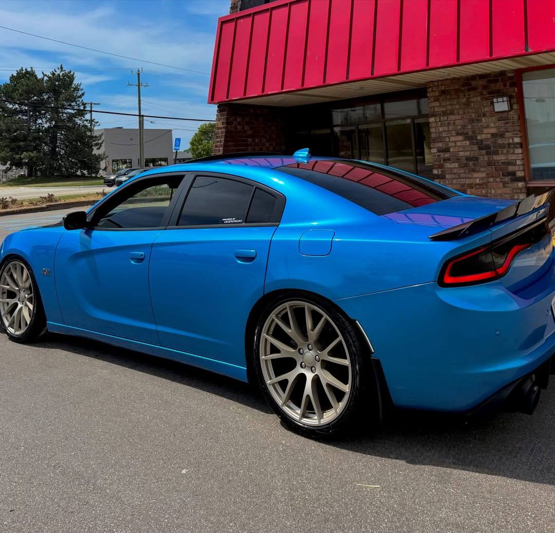2017 Dodge Charger R/T - Image 5