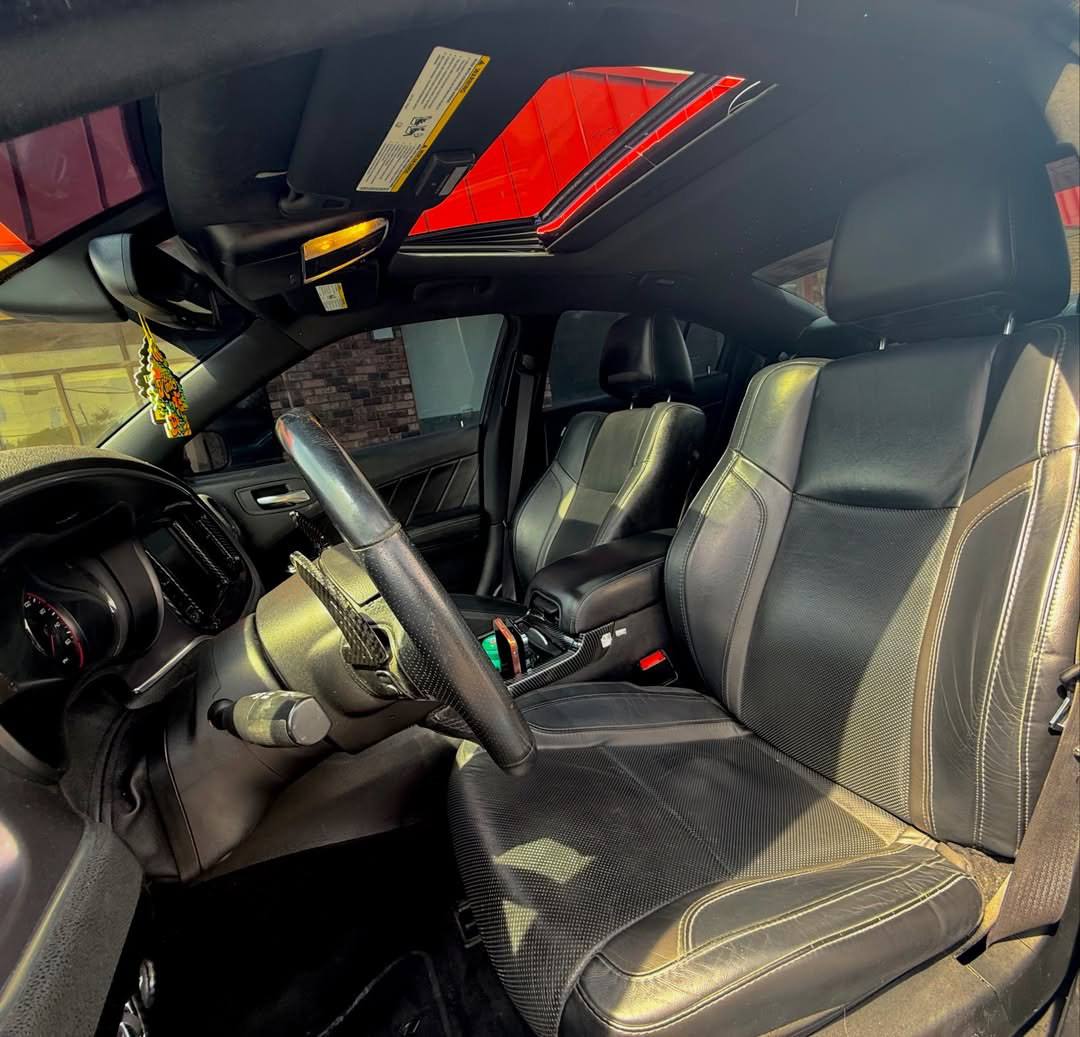 2017 Dodge Charger R/T - Image 8