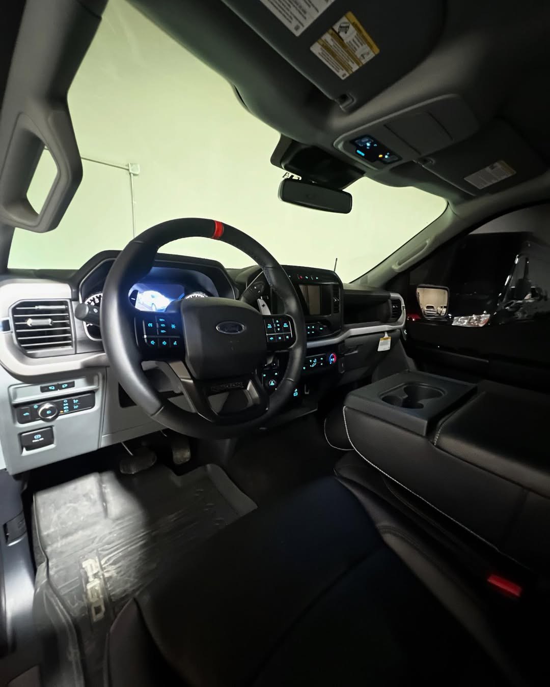 2022 Ford F-150 - Image 12