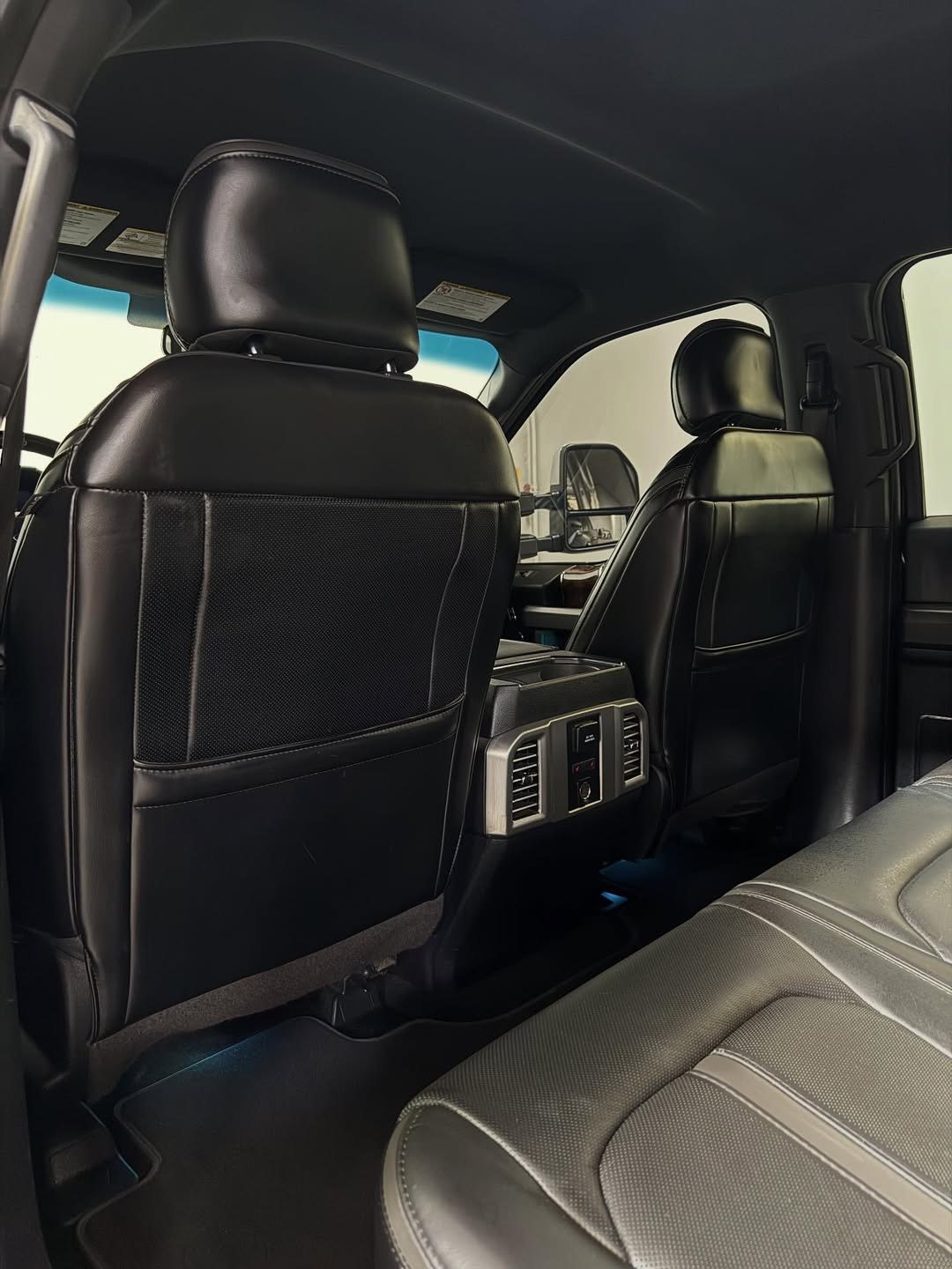 2017 Ford F-250 Platinum - Image 12