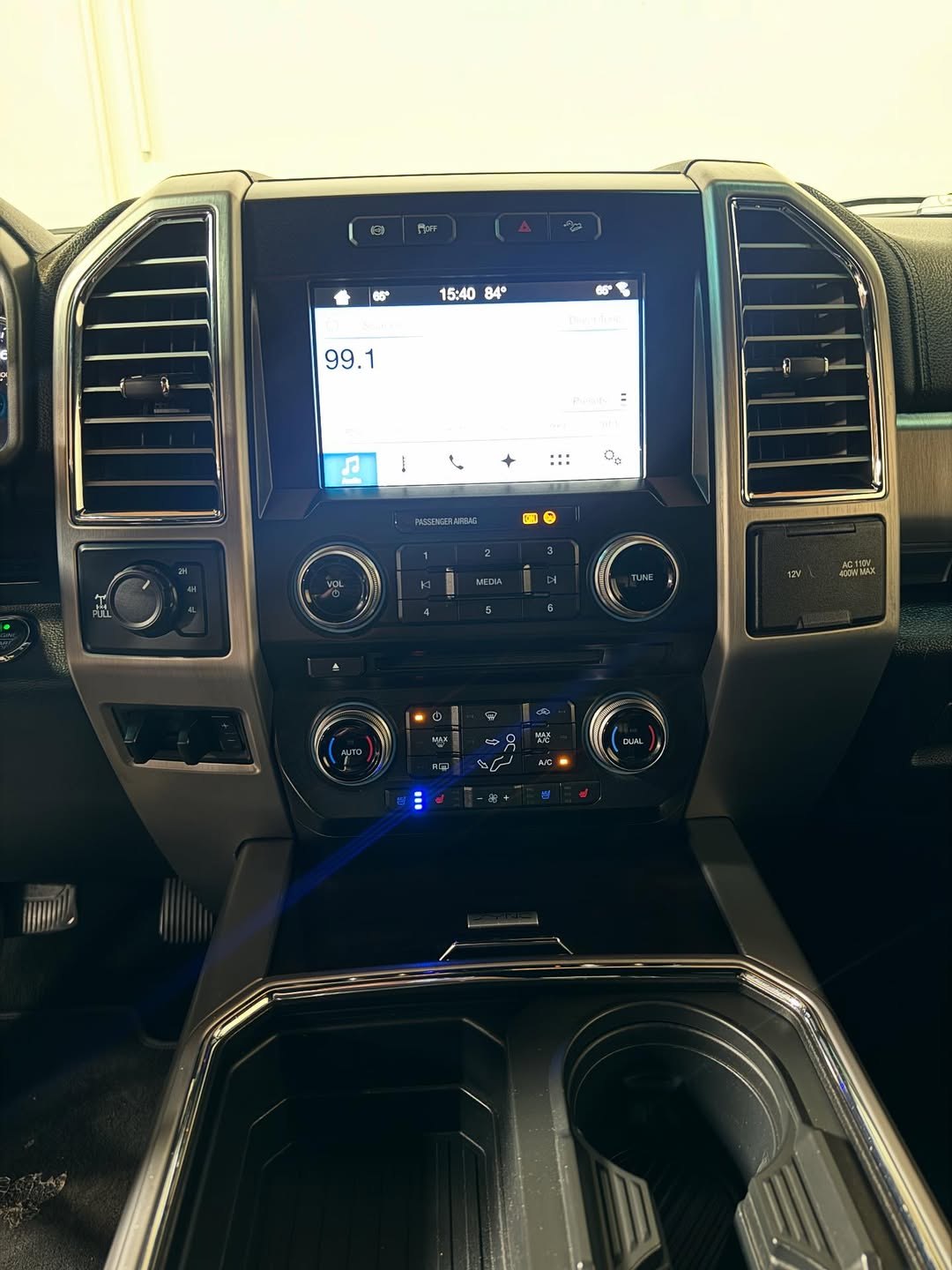 2017 Ford F-250 Platinum - Image 11