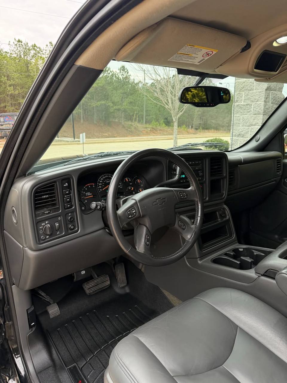 2005 Chevy 2500HD 4x4 6.6L LLY - Image 7