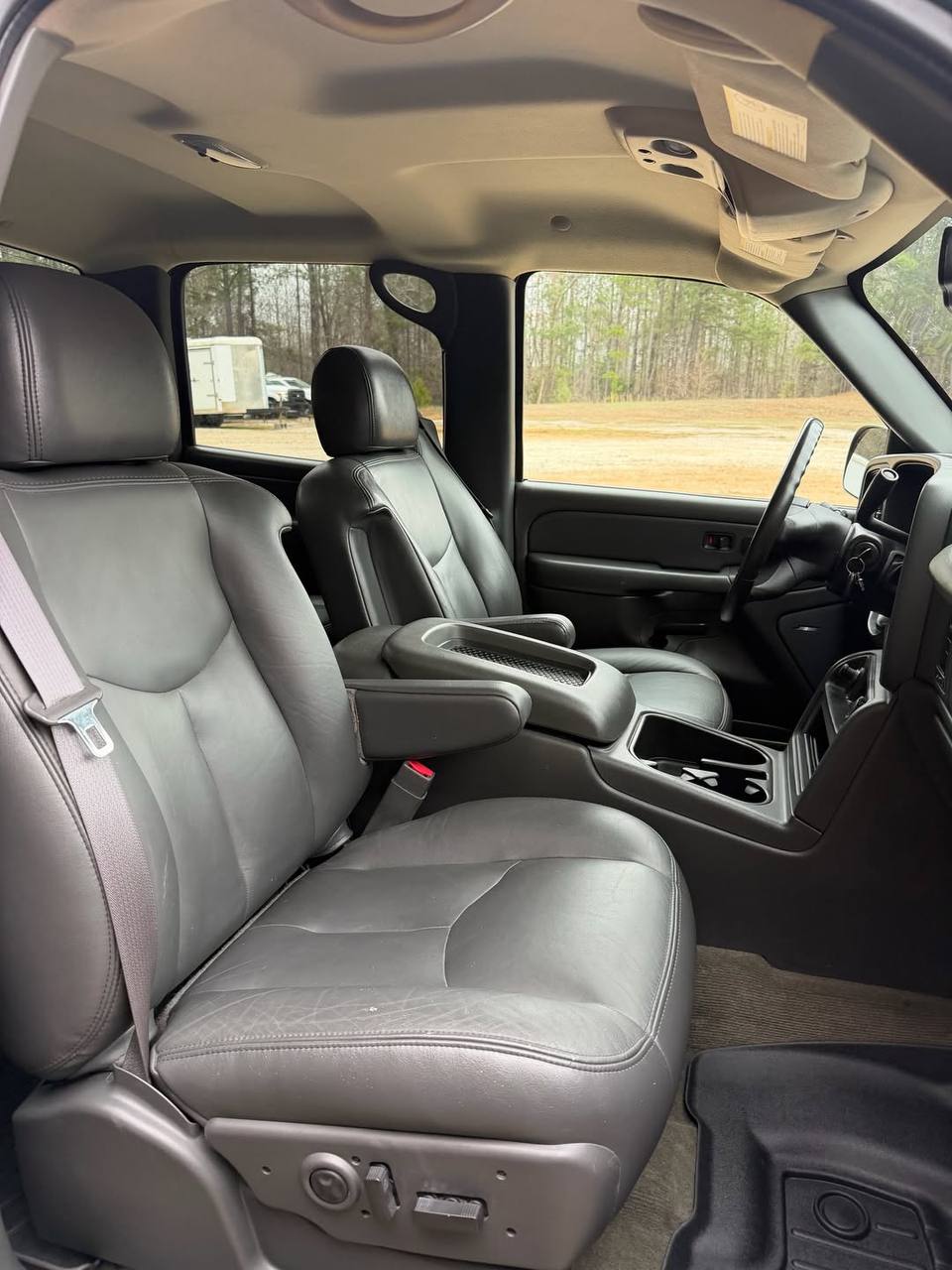 2005 Chevy 2500HD 4x4 6.6L LLY - Image 10