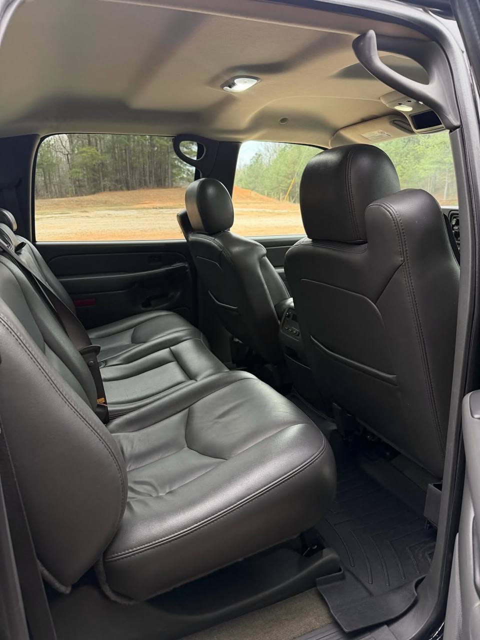 2005 Chevy 2500HD 4x4 6.6L LLY - Image 11