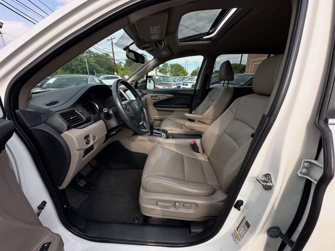 2016 Honda Pilot EXL AWD - Image 10