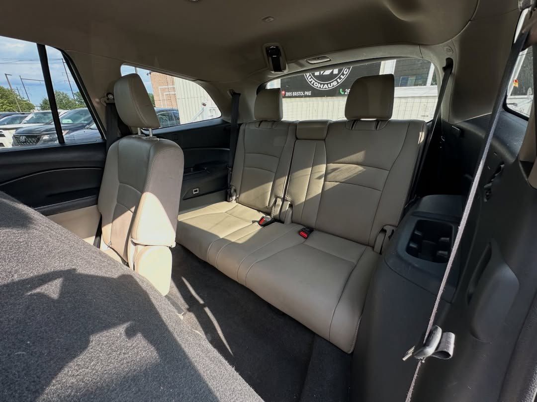 2016 Honda Pilot EXL AWD - Image 17