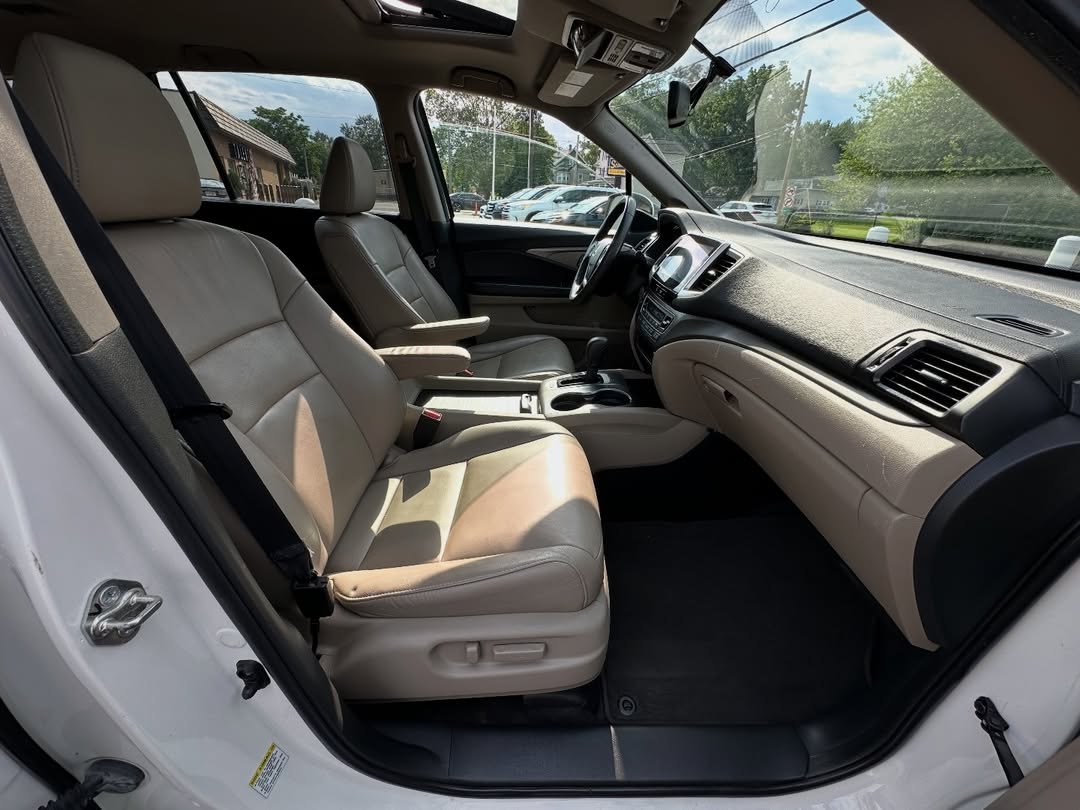 2016 Honda Pilot EXL AWD - Image 11