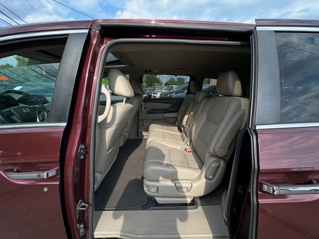2014 Honda Odyssey EX-L - Image 13