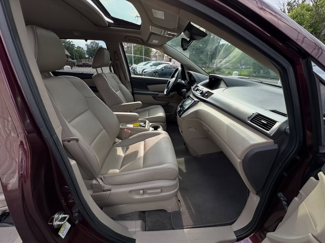 2014 Honda Odyssey EX-L - Image 11