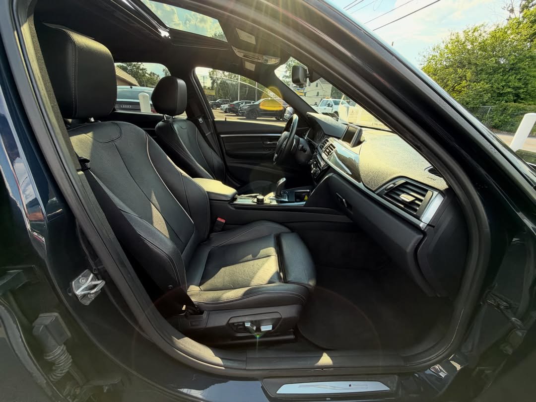 2016 BMW 328i Xdrive - Image 8