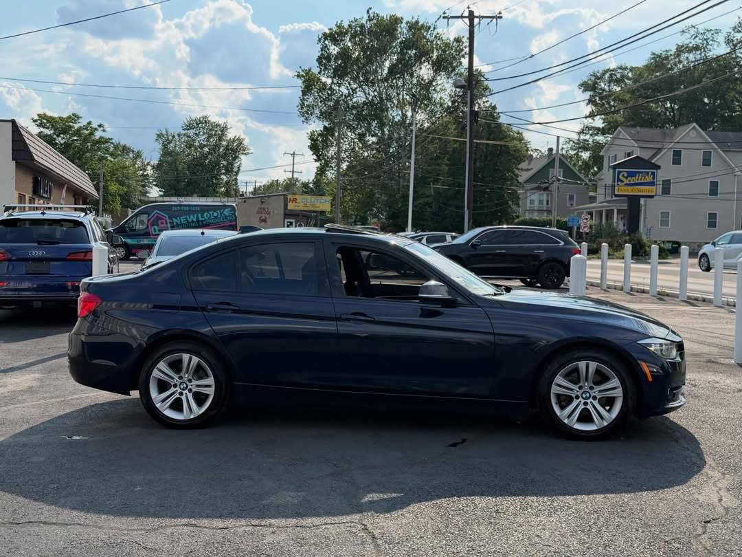 2016 BMW 328i Xdrive - Image 4
