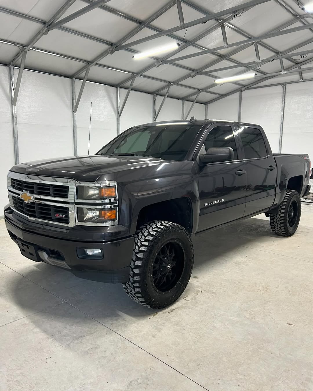 2014 Chevrolet Silverado 1500 Z71 - Image 2