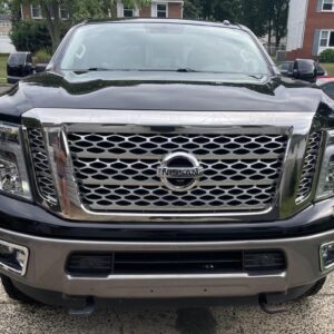 Alternative view of 2016 Nissan Titan XD Platinum Reserve 4x4