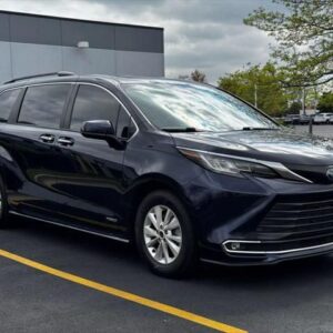 Alternative view of 2021 Toyota Sienna XLE 8 Passenger