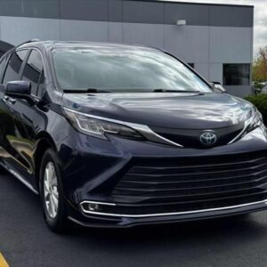 2021 Toyota Sienna XLE 8 Passenger