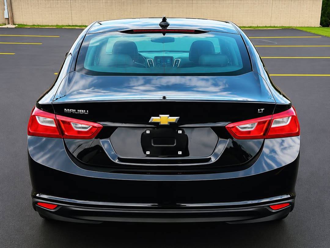 2018 Chevrolet Malibu LT - Image 8