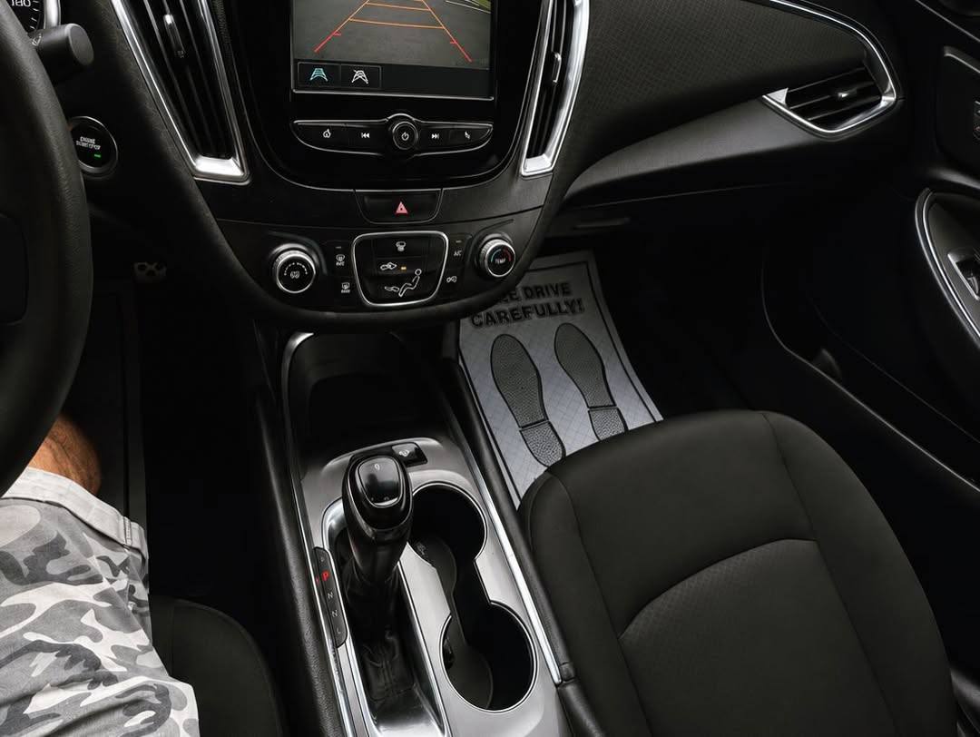 2018 Chevrolet Malibu LT - Image 10