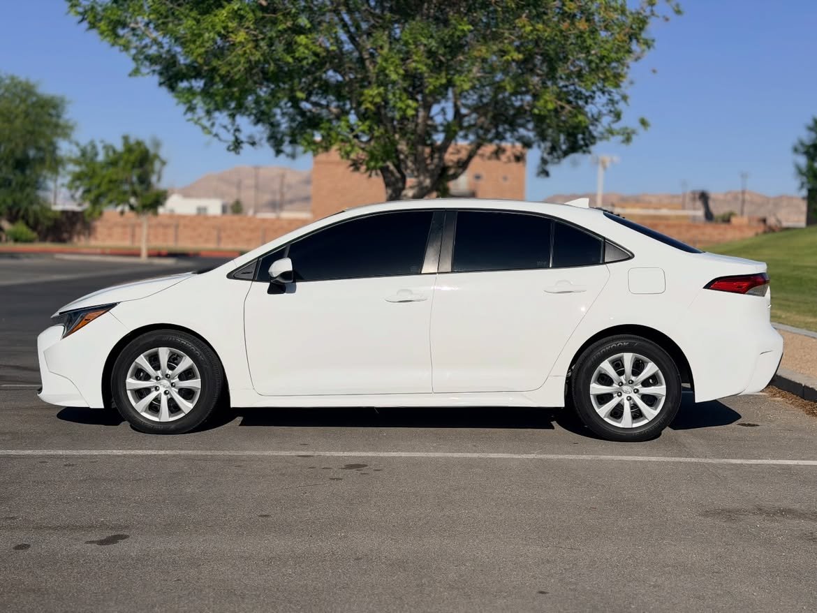 2023 Toyota Corolla LE - LOW MILES! - Image 4