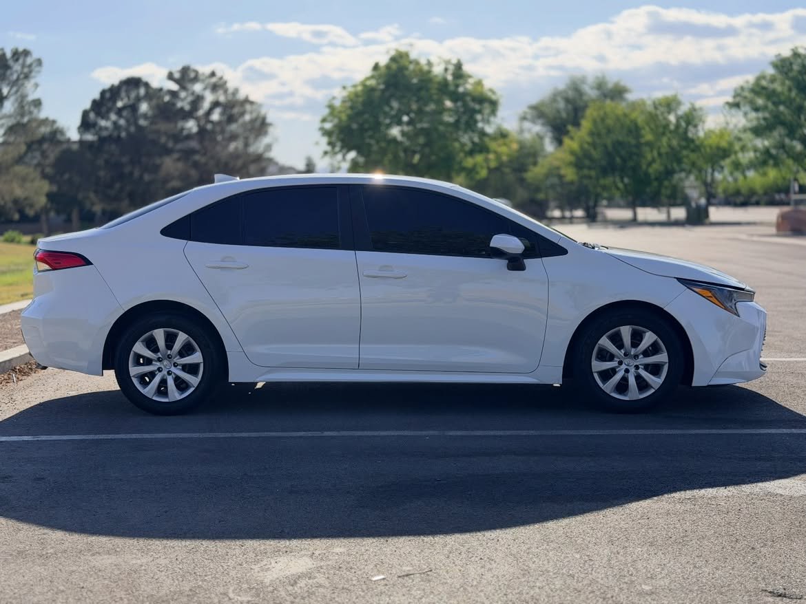 2023 Toyota Corolla LE - LOW MILES! - Image 5